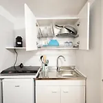 Manzaus Apartment *
